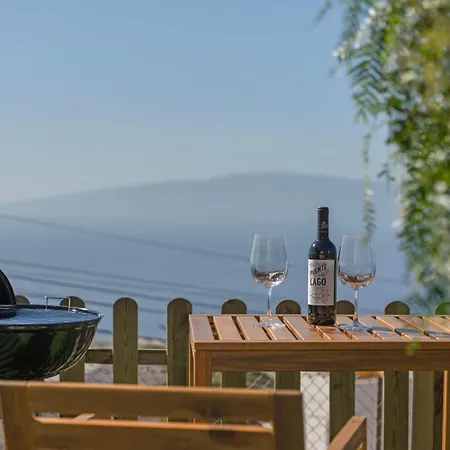 Charming With Ocean And Mountain Views In Santa Cruz